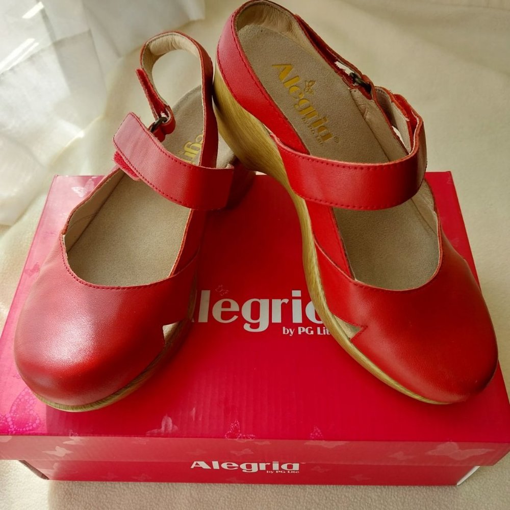 Alegria Cherry Red Sling-back Clogs - Size 6